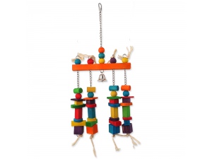 Hračka BIRD JEWEL závěsná barevná - hrazda s dřívky a zvonečkem 55cm